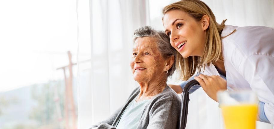 Teilnehmerin macht eine Weiterbildung des Gesundheitscampus