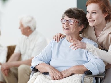 Pflegefachkraft bei der Weiterbildung