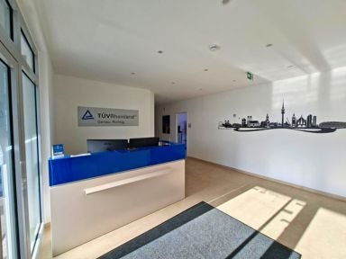 Eingangsbereich TÜV Rheinland Akademie München