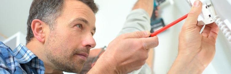 Elektrofachkraft für festgelegte Tätigkeiten (EffT) Elektrofachkraft für festgelegte Tätigkeiten (EffT)