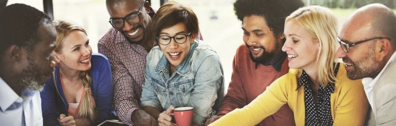 Teilnehmender macht einen BAMF Deutschkurs B2  Teilnehmender macht einen BAMF Deutschkurs B2