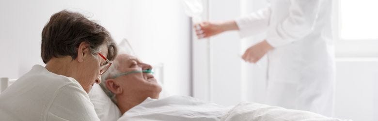 Frau nimmt Abschied auf Palliativ Station Frau nimmt Abschied auf Palliativ Station